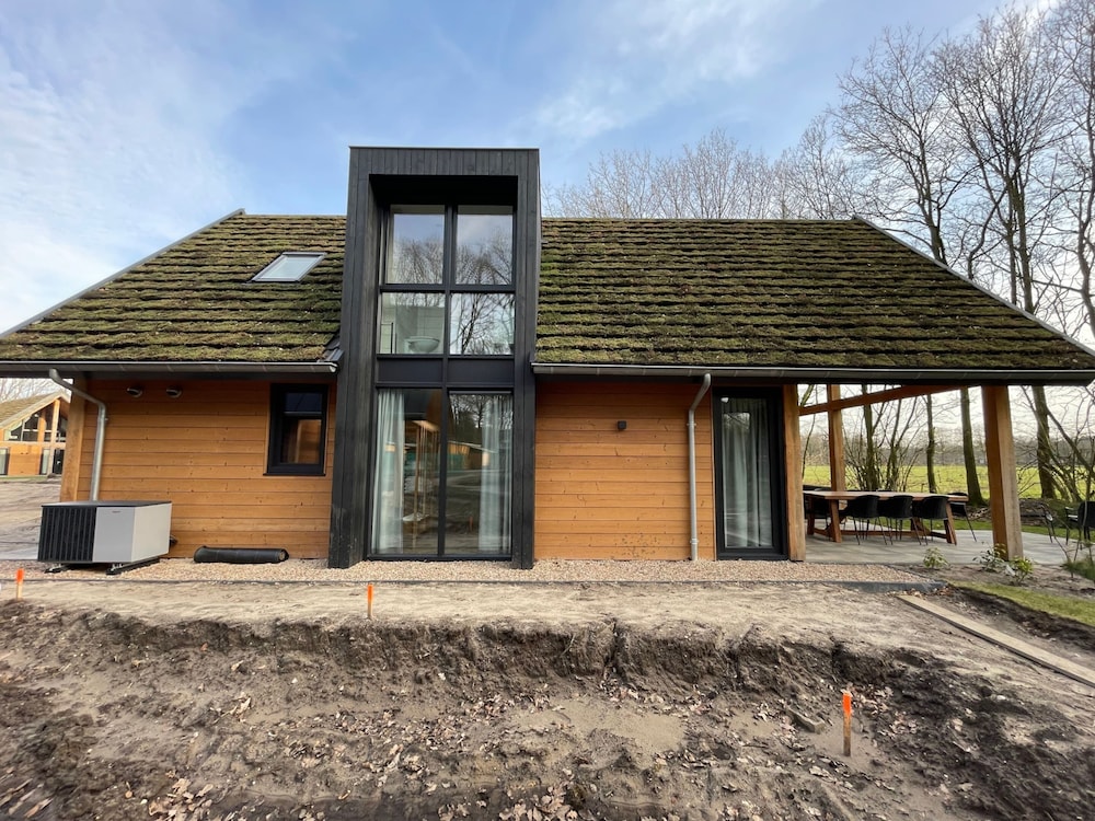 Forest Villa With Hot Tub & Sauna 8 Persons