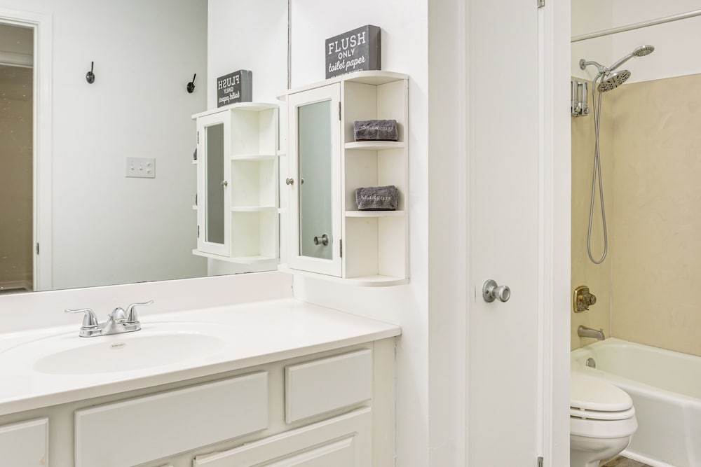 23 Mi to Nola: Cozy & Quaint Destrehan Townhome