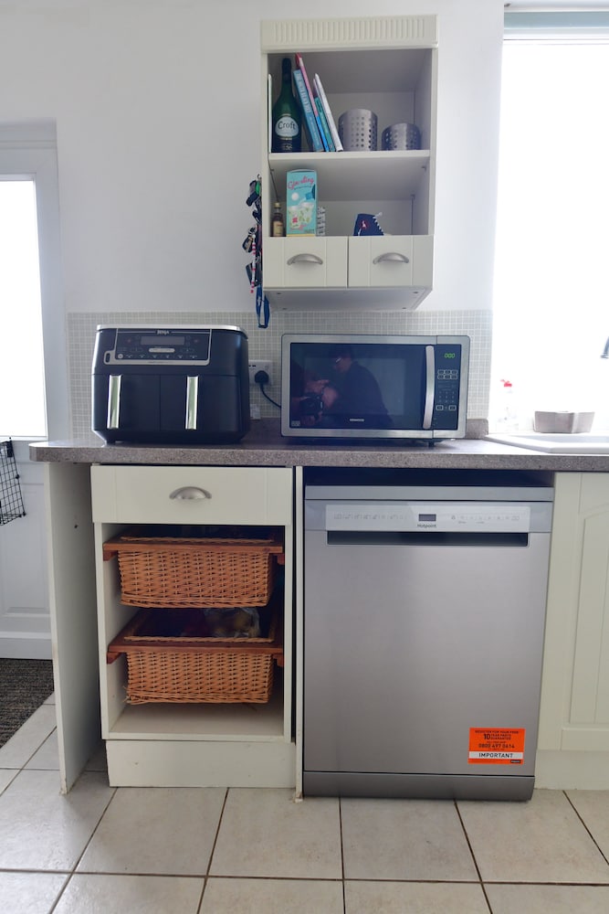 2Bd Garden Home - A Short Walk To Stonehenge