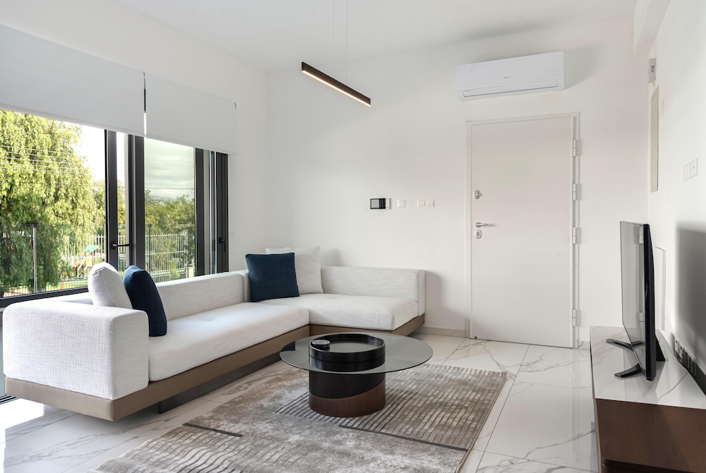 Phaedrus Living: Limassol Opalia Residences Amber