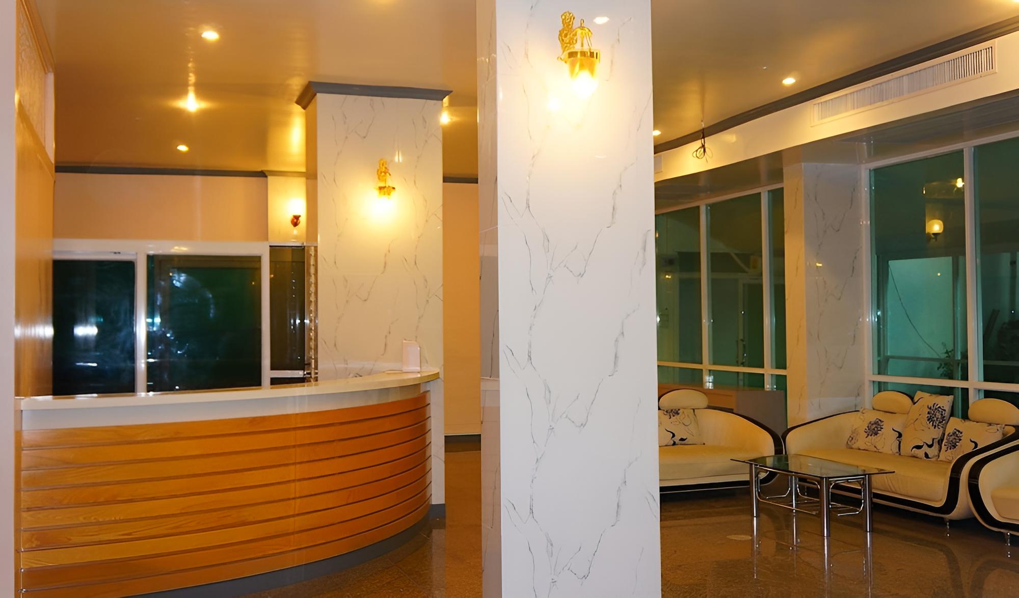 J Two S Pratunam Hotel