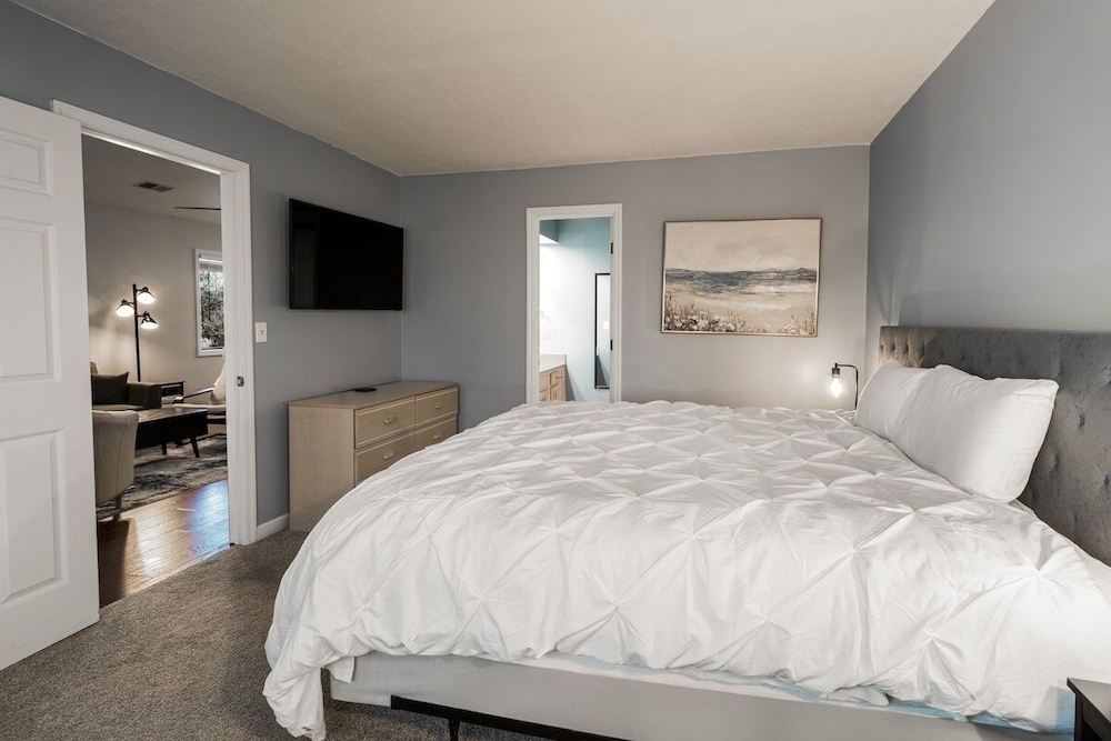 Cypress Bay Ee15 2 Bedroom Condo
