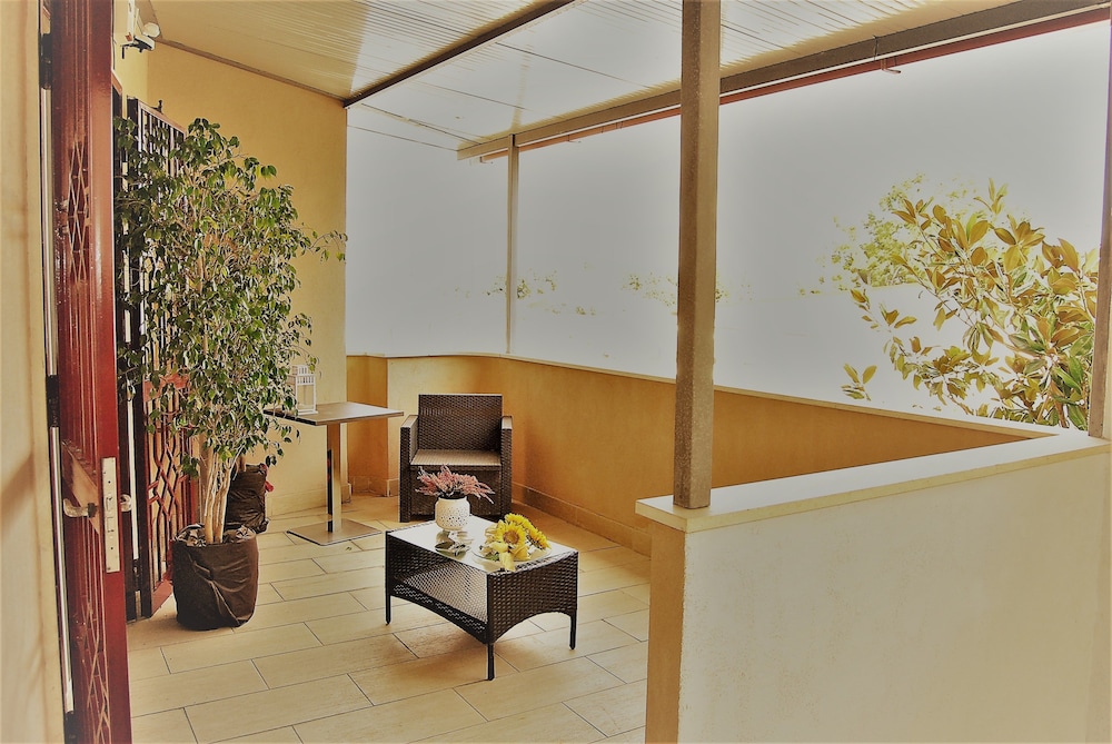 Villa Aurora B&B