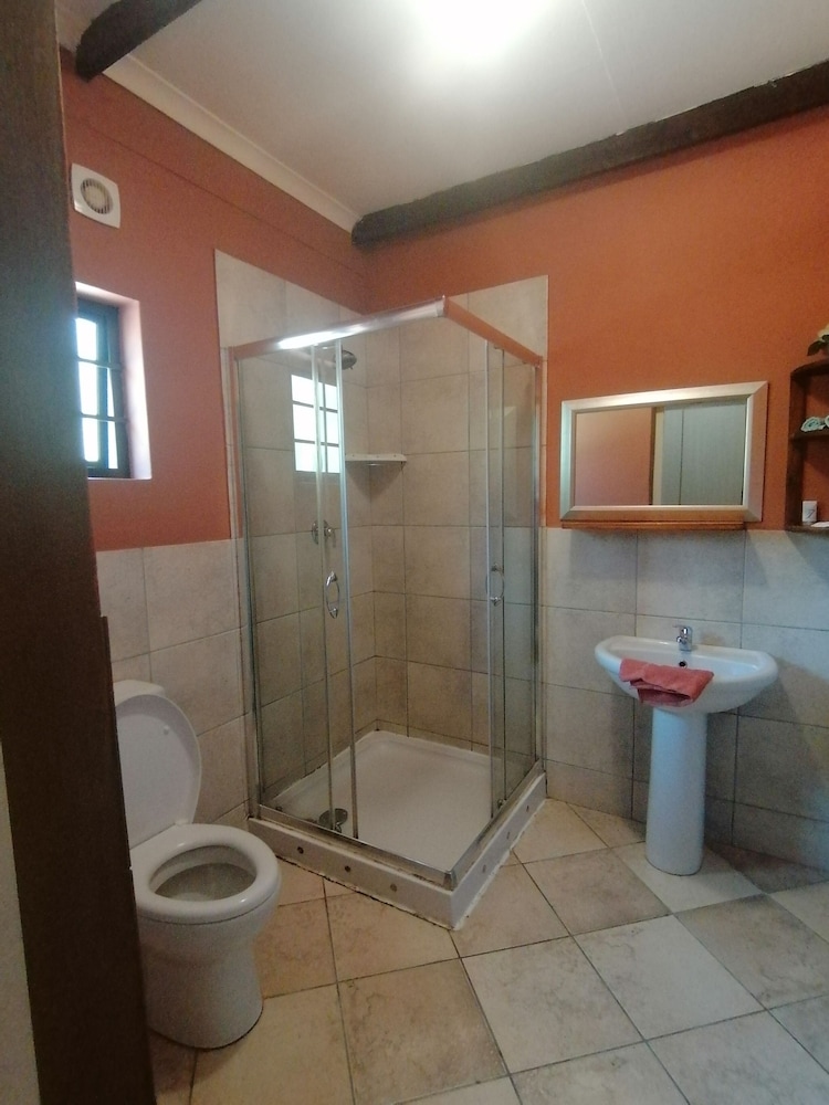 Ibis Place Guest House