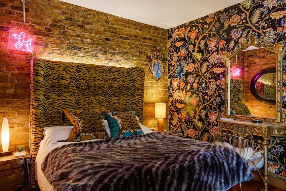 Luxury Warehouse Loft With Lift Near London Bridge view 4