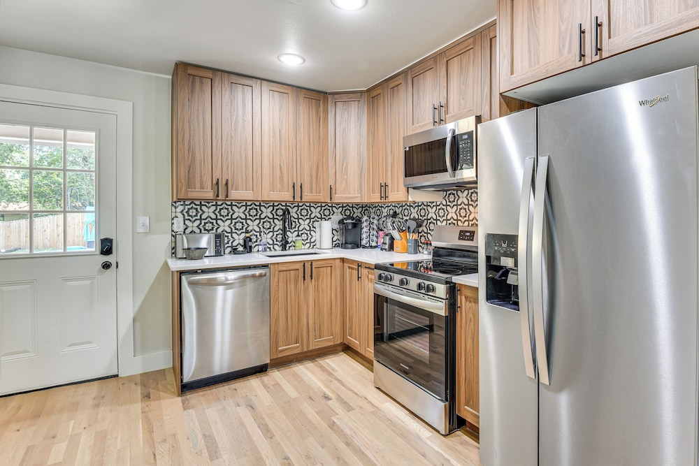 12 Mi to BOK Center: Pet-friendly Home w/ Yard!