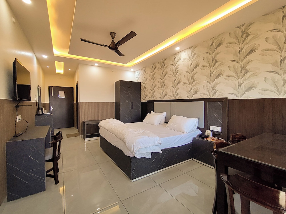 Cottage Club Inn