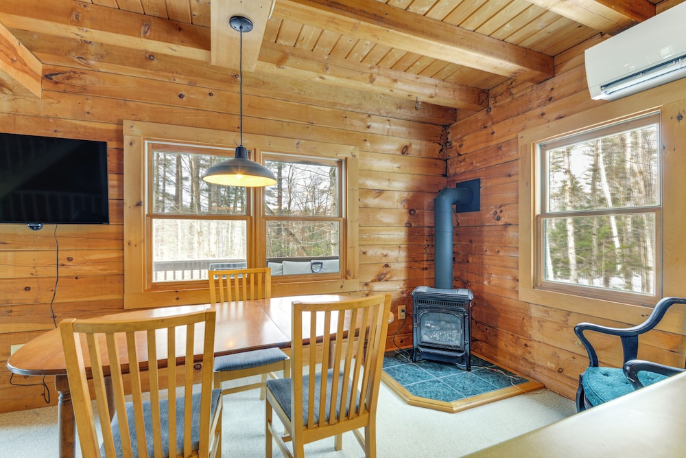 2 Mi to Boat Ramp: Log Cabin in New Hampshire