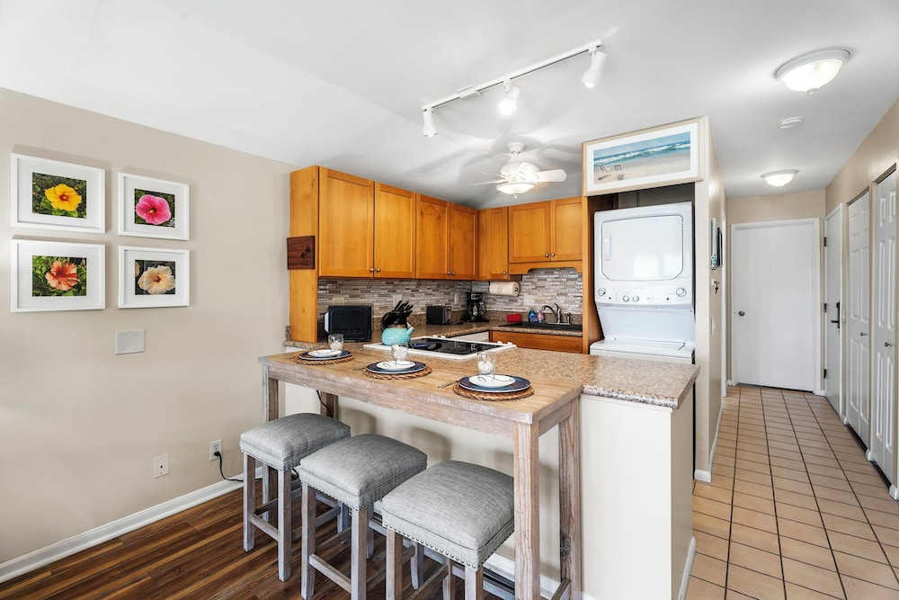 AC - Top Floor Corner Unit - Ocean View- Vrkcv