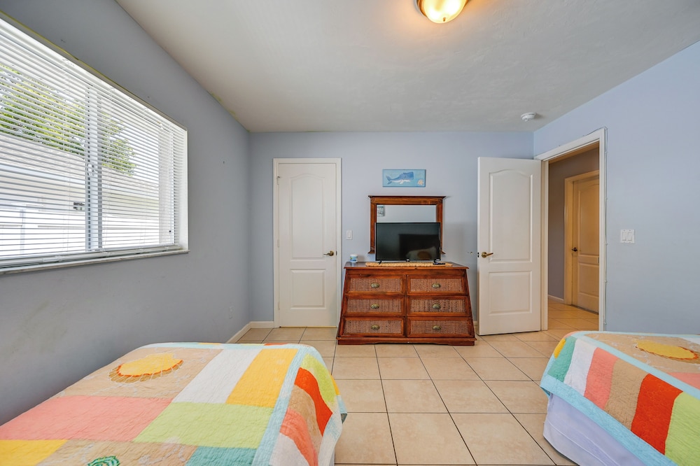 2 Mi to Beach: Naples Home w/ Pool!