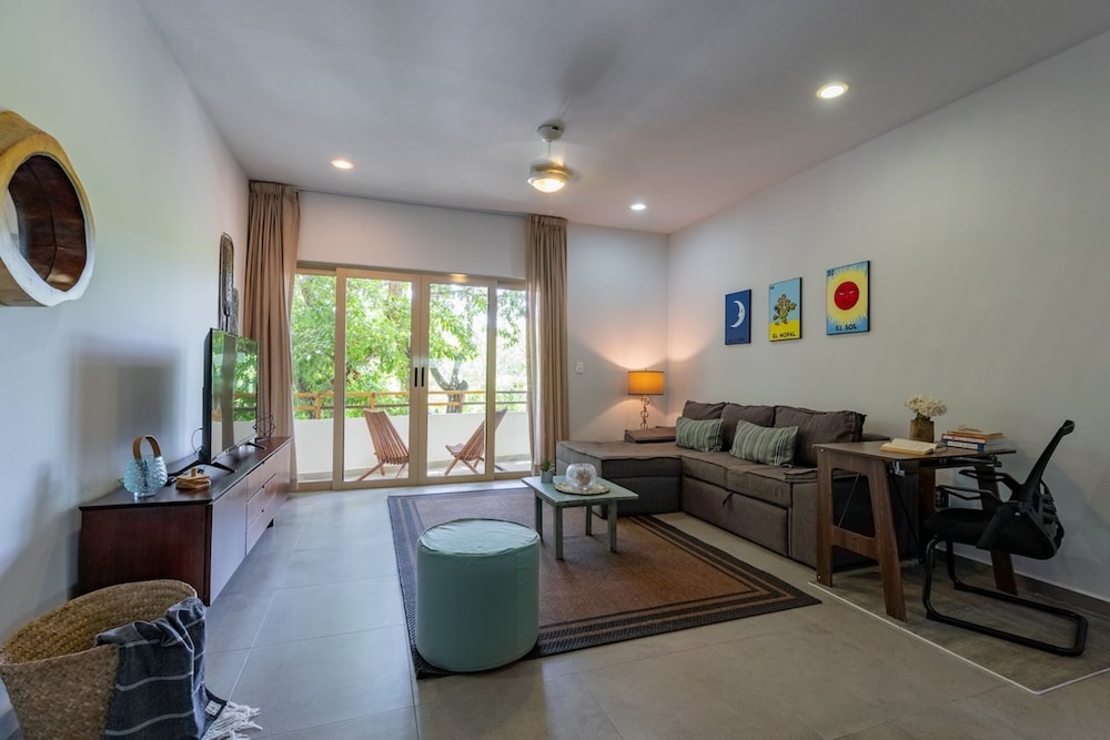 Super Spacious Apartment With Pool in Aldea Zama