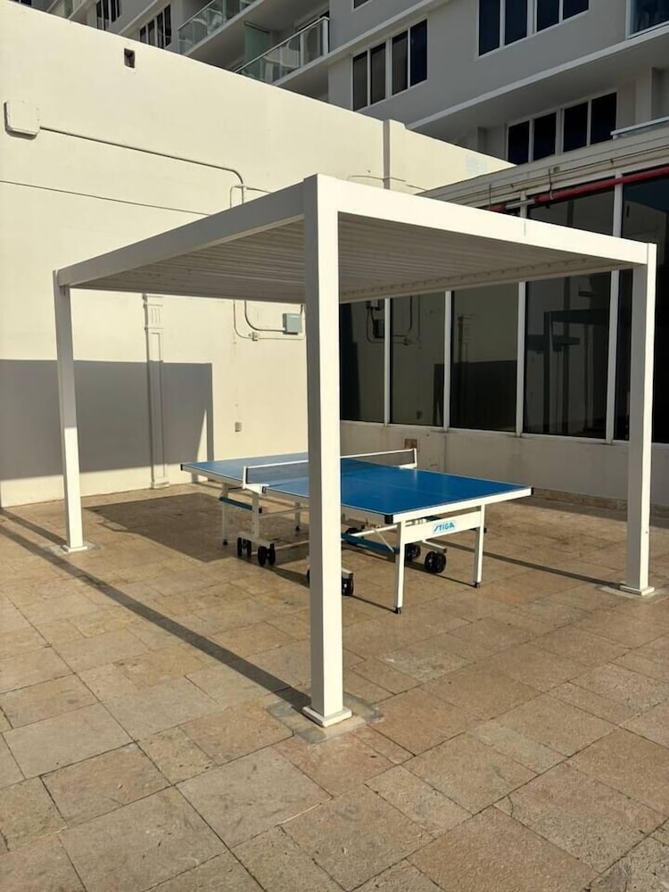 Beachfront Studio Pool Gym & Ping Pong