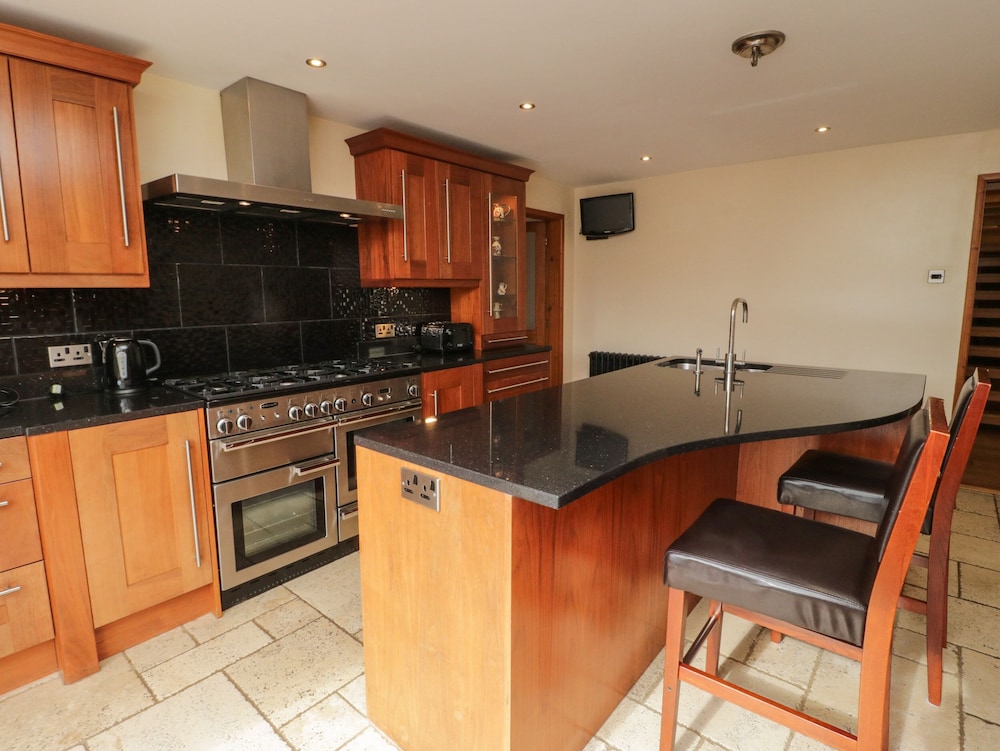 Bryn Derw Holiday Cottage