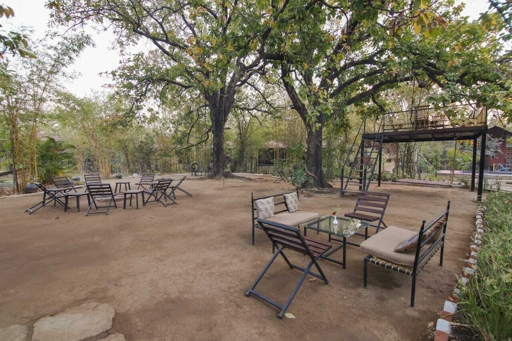 Wilderness camp Resort Pench