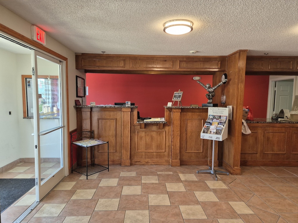 General Bragg Inn & Suites Chickamauga view 3