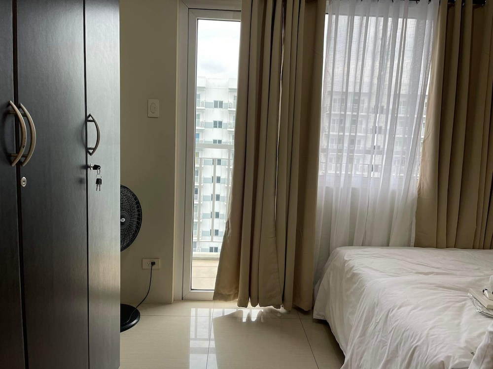 Shell Residences MOA by darpm