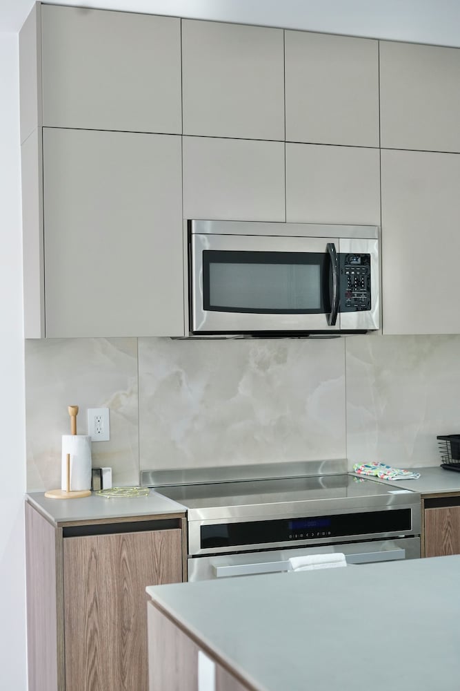 Seis Residences