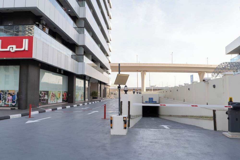 1BR in Dubai Marina Near Metro