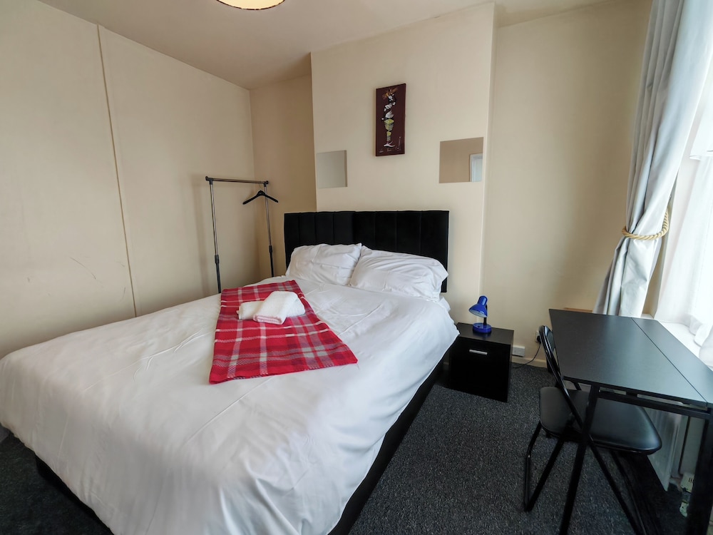 Central Wolverhampton Stay