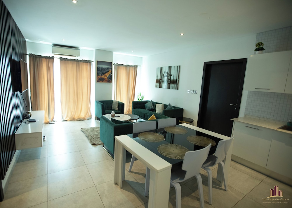 Signature Luxury Suites by Cozy