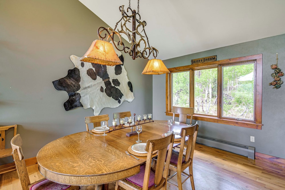 Private 5 Acres w/ Mtn Views: Park County Cabin!