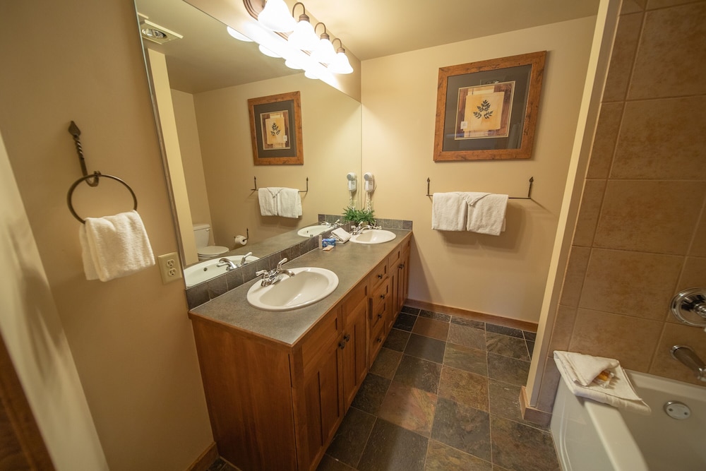 Red Hawk Lodge 2297