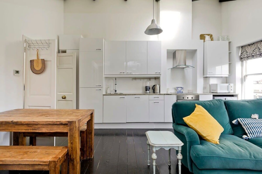 1 Bed Bohemian Loft Style Apt