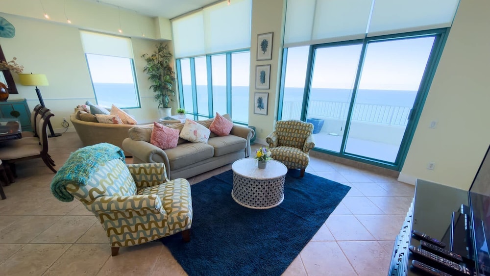 Penthouse Jr Unrivaled Luxury Insane Views 3 Bedroom Apts