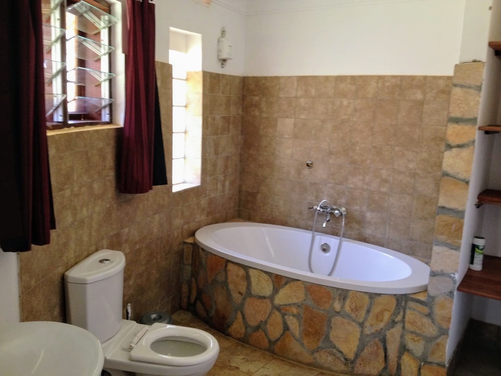 Banda Lodge