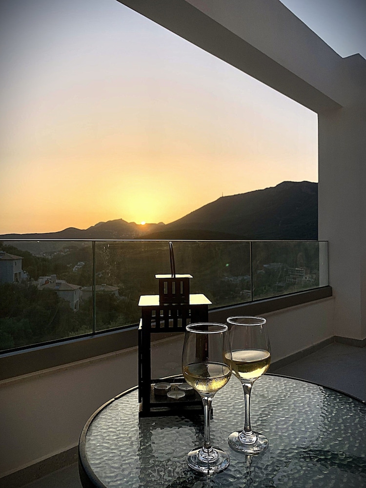 LefkoParga luxury Suites photo 2