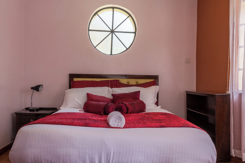 Takdiri Homes Plush 3BR Appartment view 2