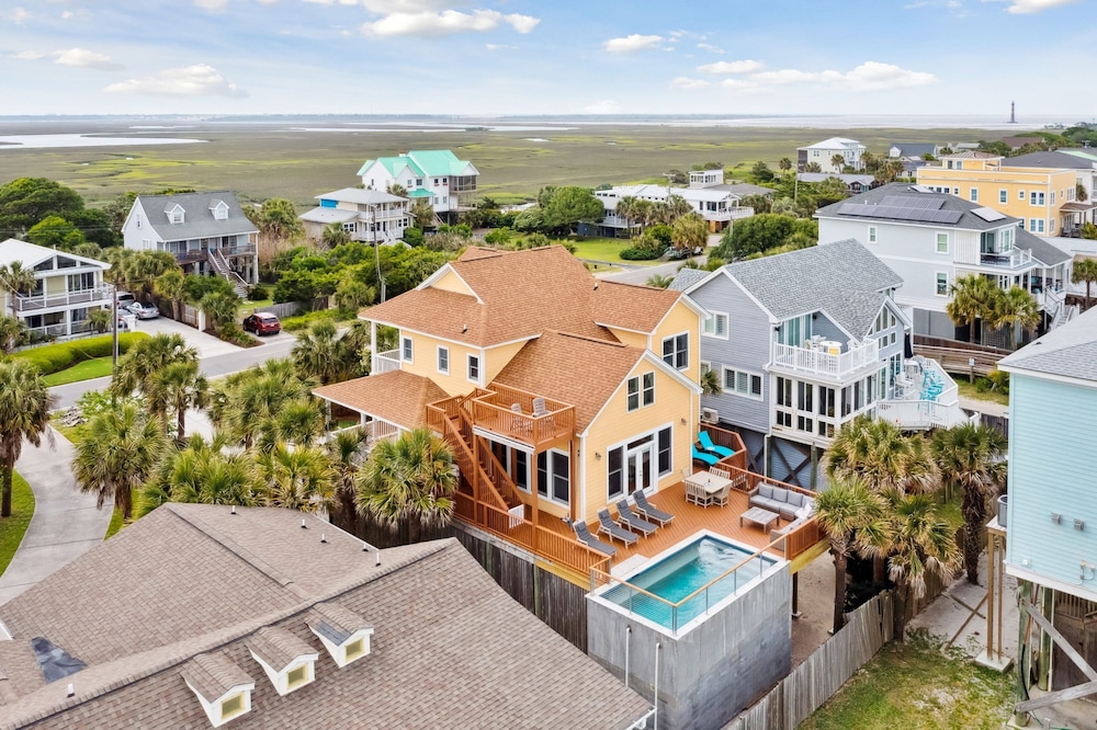 Oceanfront w Pool Panoramic Deck Views 5bdr Folly Ocean Breeze by Avantstay