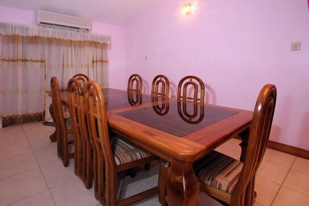 Sheppy's Den Villa