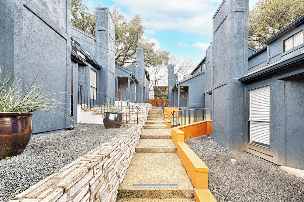 Heart of Austin Hideaways