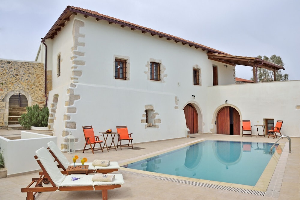 Mylo Villa