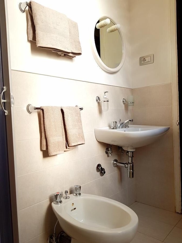 Casa Francesca en Scilla — bathroom