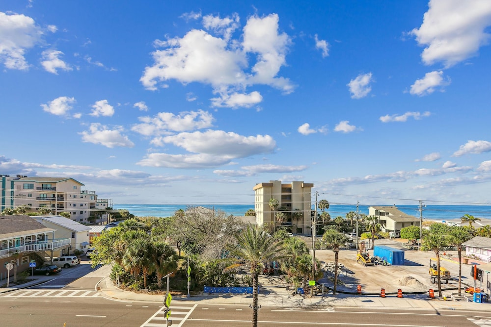 Madeira Bay Resort I 1408
