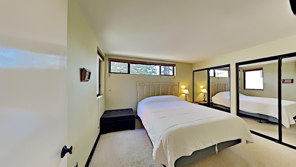 Condo with Great Views - Close to all Mammoth Recreation! by RedAwning view 3