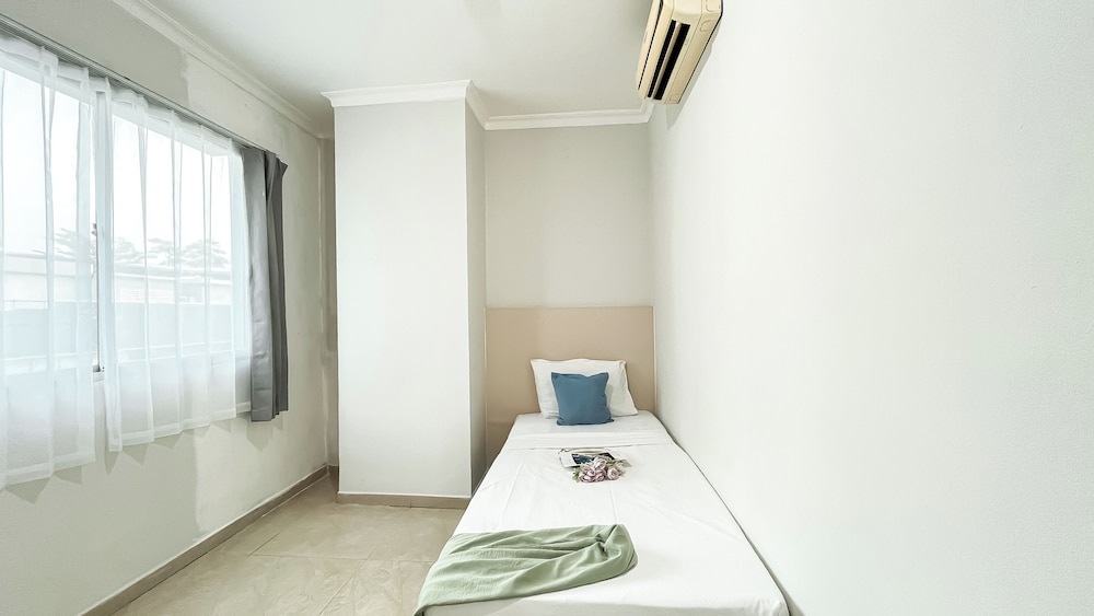 Warm And Nice 2Br At Permata Senayan Apartment