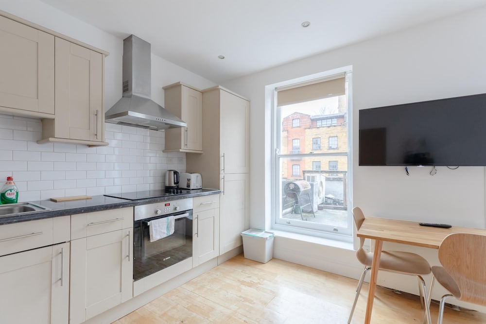 Bright and Spacious 1BD Flat - Camden