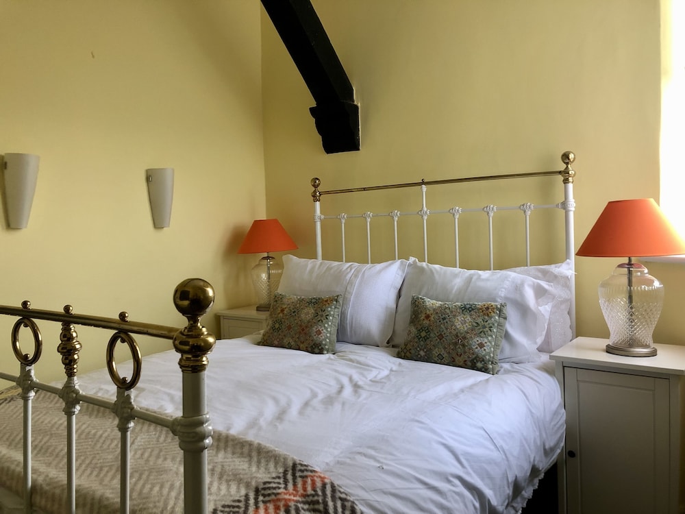 Charming 2-bed Apartment in Waterloo, Liverpool view 2