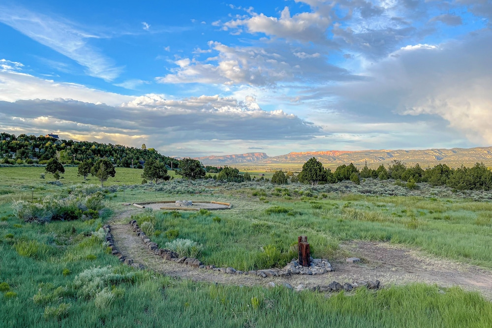 Fish Hatchery Ranch w/ Furnished Patio
