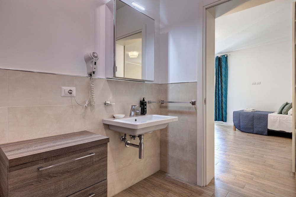 Oricellari Apartment by Mamo Florence