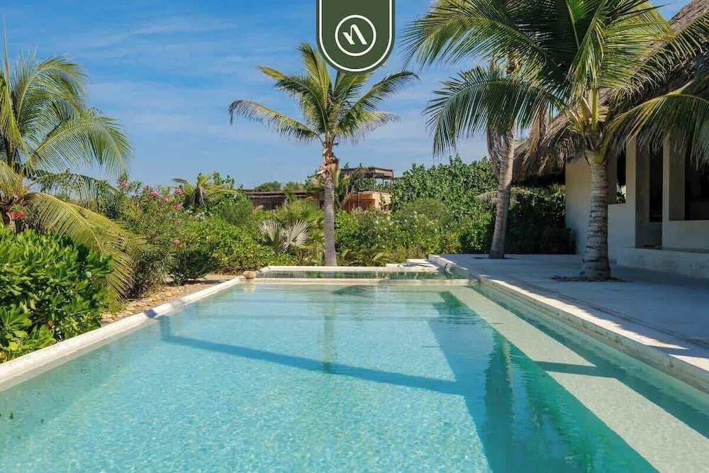 Stunning Two-bedroom Ocean View House - Mazul