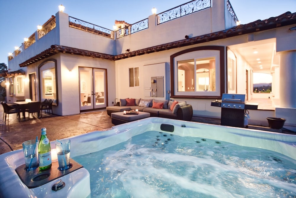 Via del Sur by Avantstay Private Spanish Villa w Views Walk to Wineries