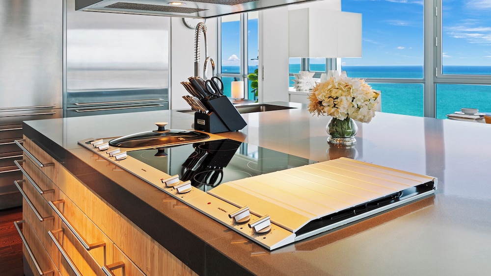 Luxury Vacation Rentals at The Setai by LRMB