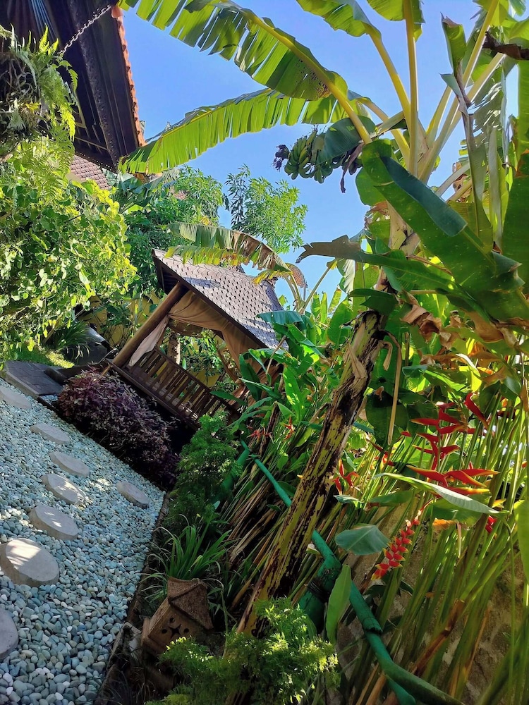 Villa Layang Bulan for men