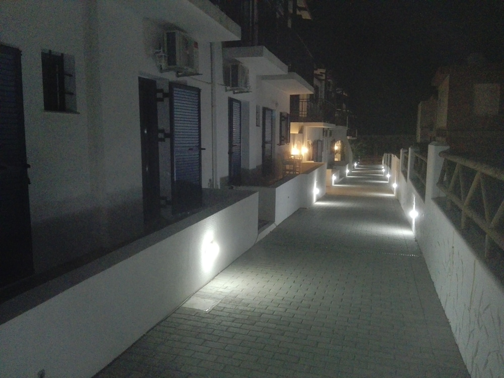 Okirroi Villas