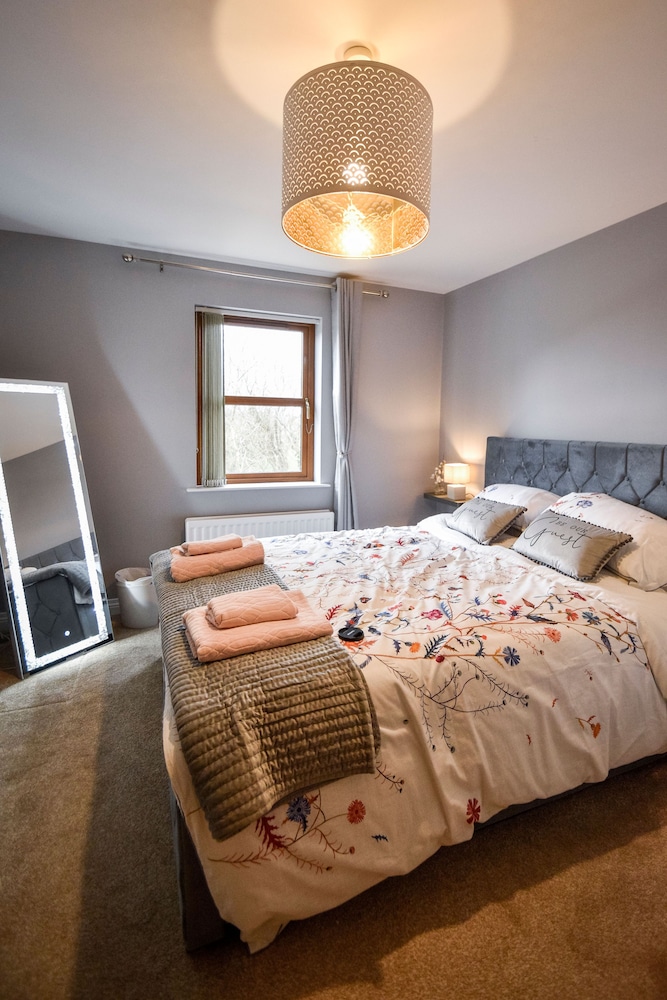 Immaculate 3-bed House in Newcastle view 5