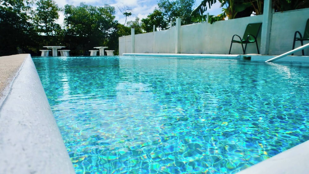 Sea Belize Relaxing Studio w Sea View Pool & Overwater Deck Near Airport, 1st FL
